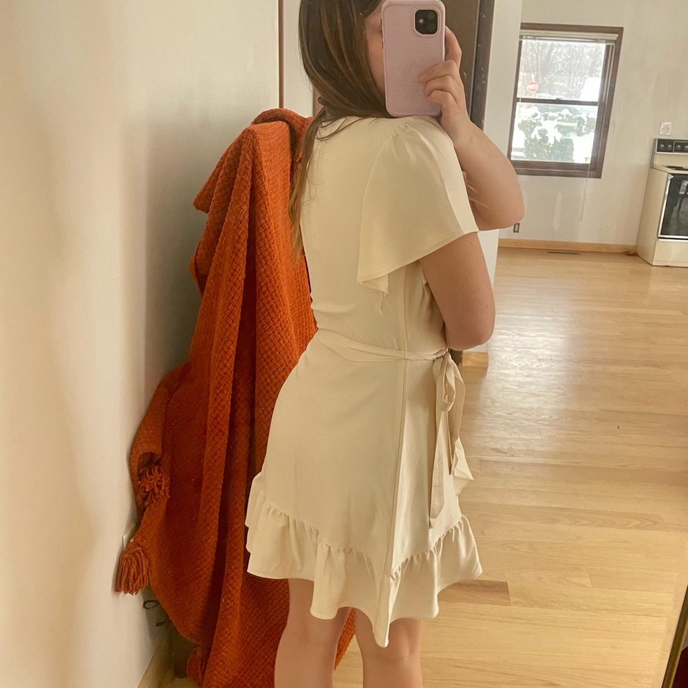 New with tags cream Francesca’s dress